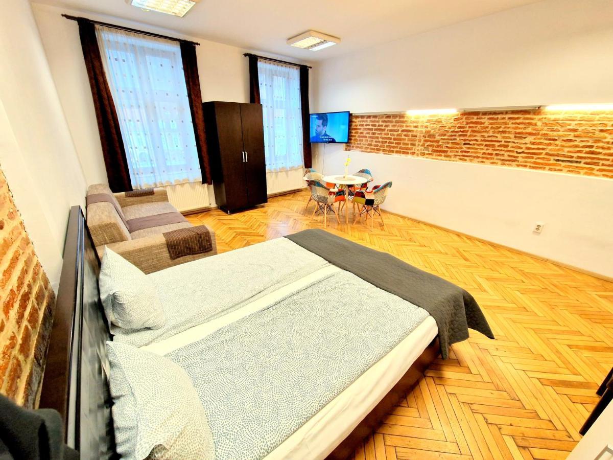 Key Apartments In Main Square براشوف المظهر الخارجي الصورة