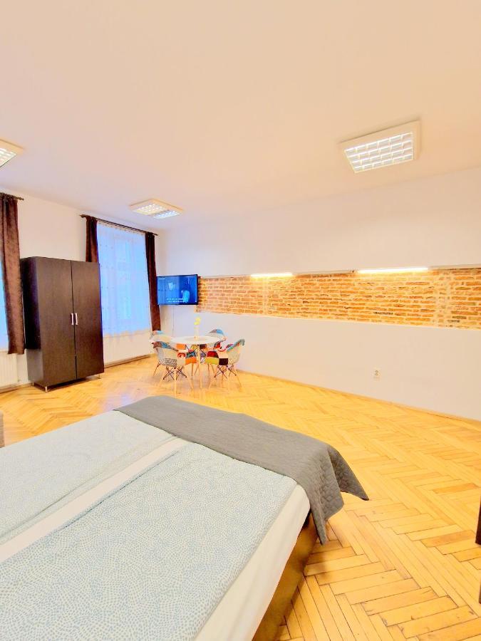 Key Apartments In Main Square براشوف المظهر الخارجي الصورة